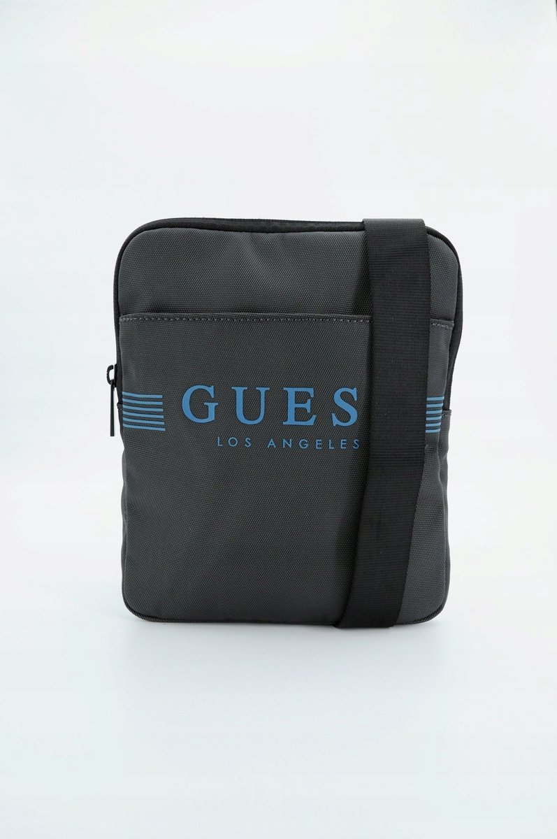 GUESS CZARNA TORBA NA RAMIĘ Z NIEBIESKIM LOGO LOS ANGELES 20x25x4 1GŁA