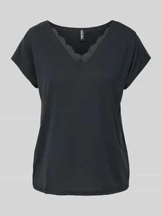 T-shirt o kroju regular fit z dekoltem w serek model ‘KAMALA’ - Koszulki i topy damskie - miniaturka - grafika 1