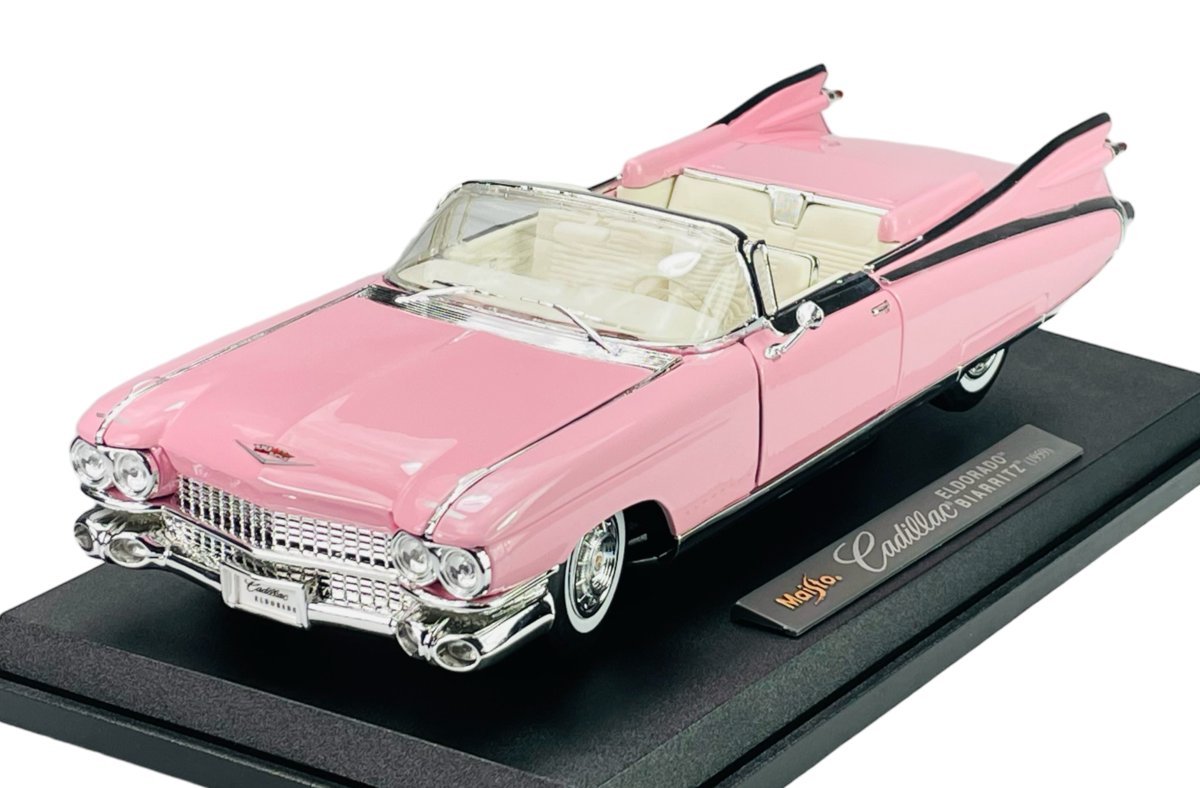 MAISTO 1959 CADILLAC ELDORADO BIARRITZ RÓŻOWY 1:18 36813