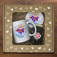 Kubki - Zestaw prezentowy w kartoniku w serduszka - kubek Super Dziadek + herbata - miniaturka - grafika 1