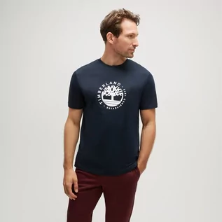 Koszulki męskie - TIMBERLAND T-SHIRT SS REFIBRA LOGO GRAPHIC TEE REGULAR - Timberland - grafika 1