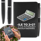 Notesy i bloczki - NOTES A6 + DŁUGOPIS Prezent dla KSIĘGOWEGO IMIĘ - miniaturka - grafika 1