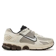 Sneakersy damskie - Sneakersy Nike Zoom Vomero 5 FJ2028 001 Écru - miniaturka - grafika 1