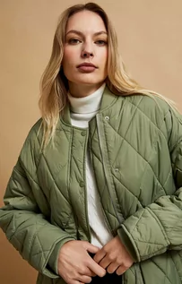 Kurtki damskie - Długa pikowana kurtka w kolorze oliwkowym 4208, Kolor oliwkowy, Rozmiar XS, Moodo - Primodo.com - grafika 1