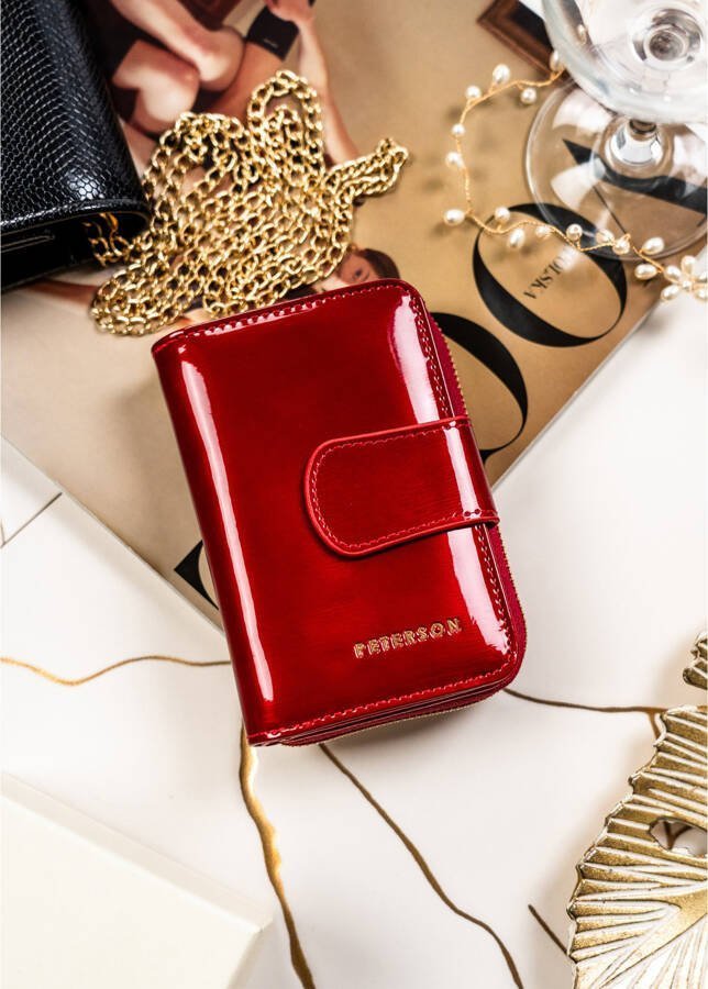 Peterson Czerwony portfel damski z lakierowanej skóry naturalnej na zatrzask - Peterson NoSize