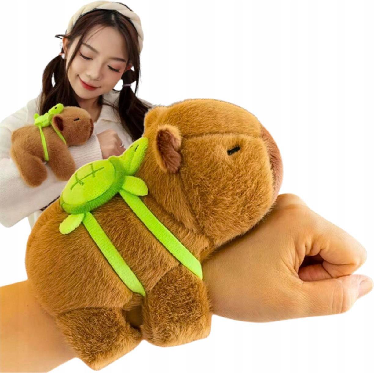 Maskotka kapibara z plecakiem – pluszak na rękę z opaską zatrzaskową zabawka 2w1