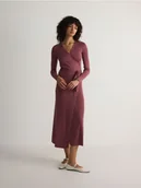 Sukienki - Reserved - Kopertowa sukienka midi z wiskozy - brudny róż - miniaturka - grafika 1