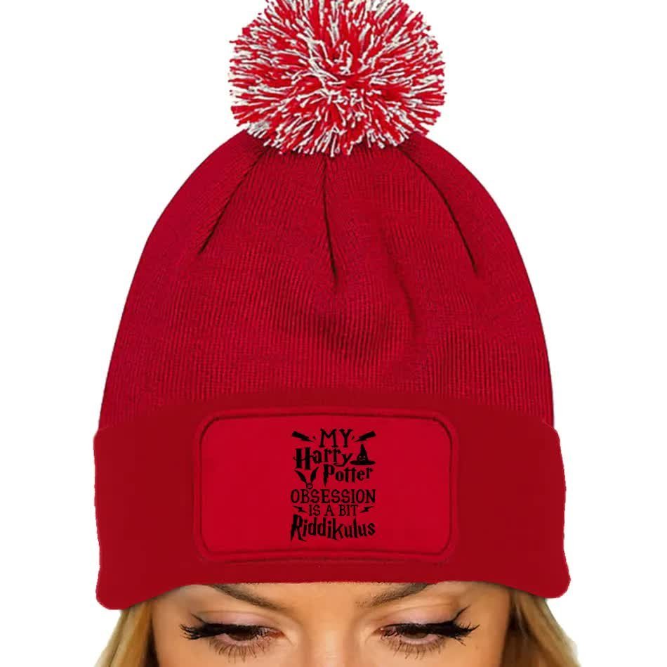 CZAPKA POMPON ZIMOWA Czerwona Dla Czarodzieja MY OBSESSION IS RIDDIKULUS Wz