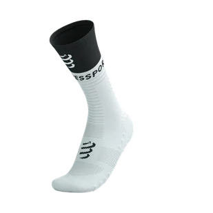 COMPRESSPORT Skarpetki kompresyjne do biegania MID COMPRESSION SOCKS V2.0 white/black - Skarpetki sportowe męskie - miniaturka - grafika 9