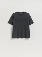 Koszulki i topy damskie - Reserved - T-shirt oversize z nadrukiem - ciemnoszary - miniaturka - grafika 1