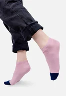 Skarpetki męskie - Pudrowo różowe bawełniane skarpetki stopki we wzory Kabak - miniaturka - grafika 1