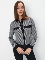 Koszule damskie - Mohito - Czarno-biała koszula z wiskozy - czarny - miniaturka - grafika 1