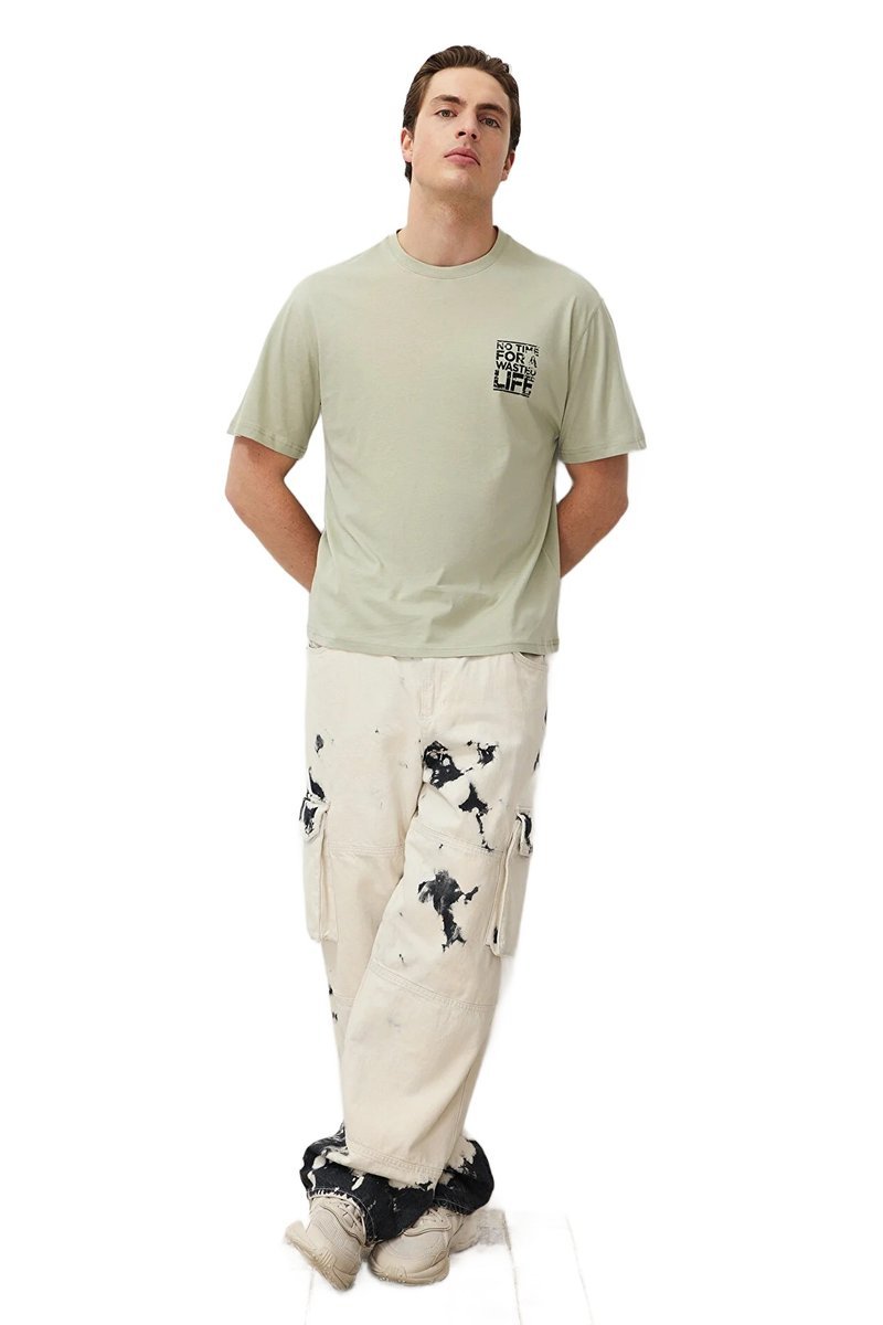 TRENDYOL MAN T-SHIRT MĘSKI Z OKRĄGŁYM DEKOLTEM I NADRUKIEM Z PRZODU M 5DA