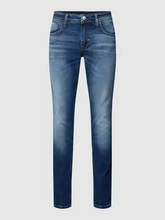 Spodnie męskie - Jeansy o kroju tapered fit z 5 kieszeniami - grafika 1