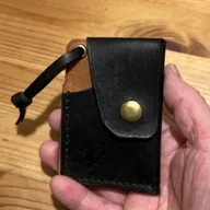 Portfele - Mały portfel skórzany czarno brązowy ręcznie uszyty na karty. - miniaturka - grafika 1