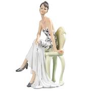 Dekoracje domu - Batek Figurka ozdobna, Dama na krześle w białej sukni - miniaturka - grafika 1