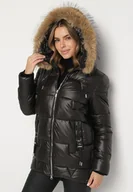 Kurtki damskie - Czarna Pikowana Kurtka z Kapturem z Odpinanym Futerkiem Galiara - miniaturka - grafika 1