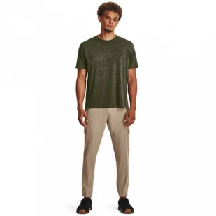 Męskie spodnie treningowe Under Armour UA Stretch Woven Cargo Pants - beżowe - UNDER ARMOUR - Spodnie sportowe męskie - miniaturka - grafika 1