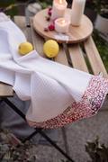 Ściereczki, gąbki, czyściki - Ręcznik kuchenny bawełniany o gofrowej fakturze białego koloru Ornament różowy - miniaturka - grafika 1