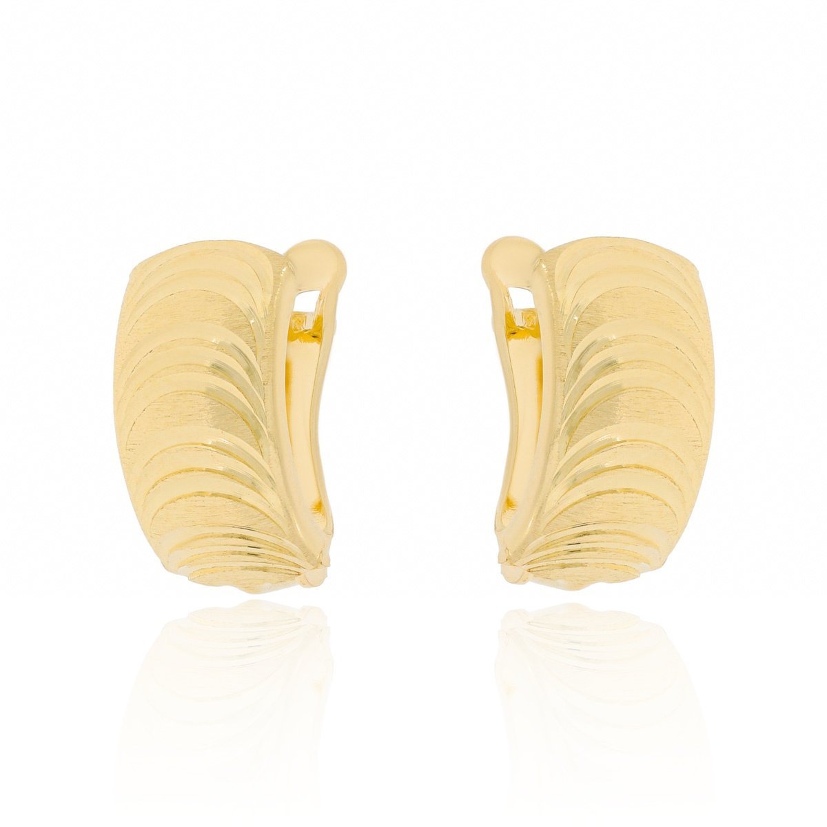 Złote kolczyki grawerowane na angielskim zapięciu pr. 585