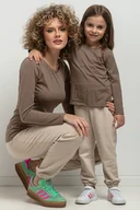 Komplety damskie - Komplet bluzek z długim rękawem dla mamy i córki, model 44, cappuccino - miniaturka - grafika 1