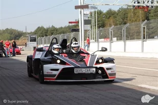Super prezenty moto KTM X- Bow vs Ford Mustang - Vouchery - miniaturka - grafika 1