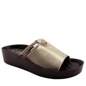Klapki i japonki damskie - S.Barski KV51-034 damskie klapki skórzane na koturnie złote - miniaturka - grafika 1