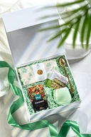 Zestawy upominkowe - Kosz prezentowy pistacjowy z dubajską czekoladą - miniaturka - grafika 1