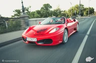 Czasopisma - Jazda po mieście Ferrari cabrio - miniaturka - grafika 1