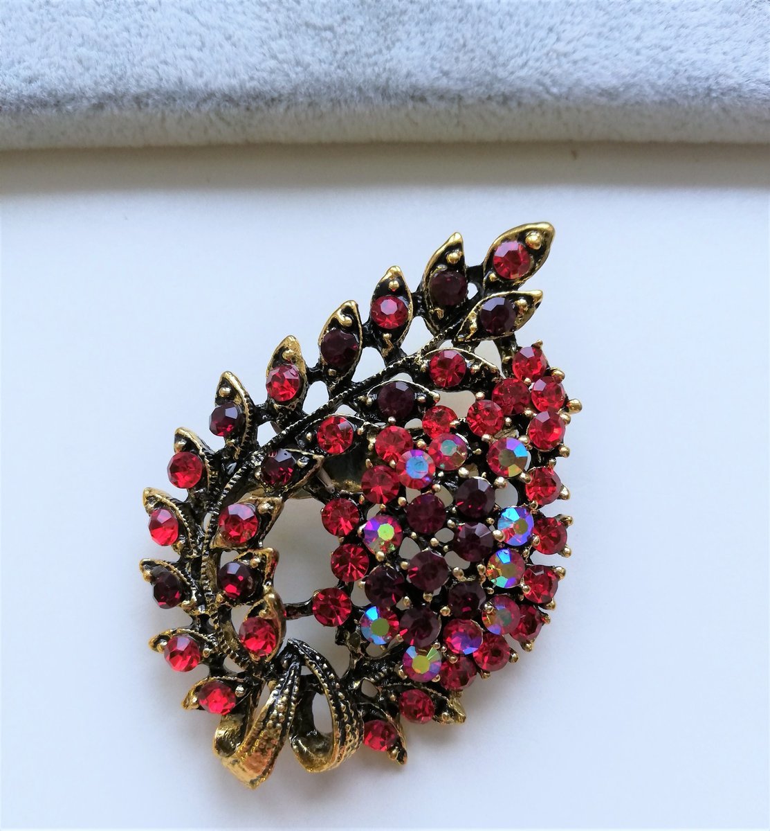 Broszka Złota Liść Kwiaty Kwiat Cyrkonie Czerwona