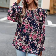 Bluzki damskie - Damska bluzka z motywem kwiatowym - Granatowy - miniaturka - grafika 1