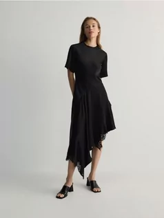 Sukienki - Reserved - Sukienka midi z wiskozą - czarny - grafika 1
