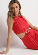 Sukienki - Czerwona Sukienka z Wiskozą Ozdobiona Wycięciami i Metalową Aplikacją Odivaria - miniaturka - grafika 1