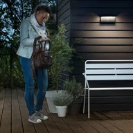 Lampy ogrodowe - Philips Lampa zewnętrzna z czujnikiem ruchu Bustan IR, czarny, aluminium, nowoczesny - miniaturka - grafika 1