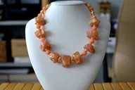 Naszyjniki - NASZYJNIK SALMONDO I kryształ górski, jadeit - miniaturka - grafika 1