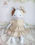 Maskotki i pluszaki - Kotek Maja przytulanka w beżowej sukieneczce w kwiatuszki - miniaturka - grafika 1
