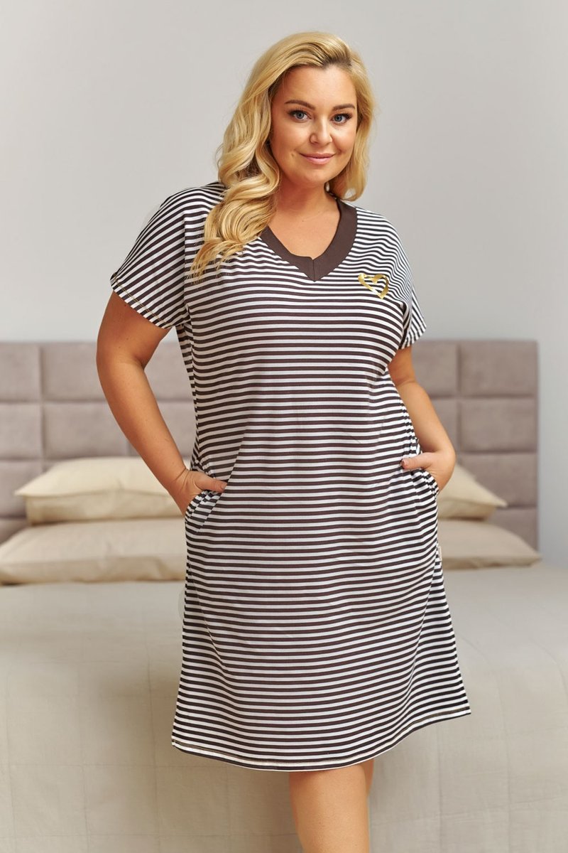 Koszula nocna w paseczki plus size