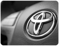 Podkładki pod mysz - PODKŁADKA POD MYSZKĘ TOYOTA Z IMIENIEM 23x19CM DO LAPTOPA - miniaturka - grafika 1