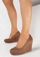 Półbuty damskie - Ciemnobeżowe Wsuwane Półbuty z Ekozamszu na Koturnie Nicaria - miniaturka - grafika 1