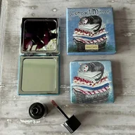 Lusterka do makijażu - Lusterko w pudełku Kot na koszu z praniem - miniaturka - grafika 1