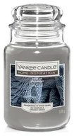Świece - Yankee Candle Home Inspiration Cosy Up Świeca Duża 538g - miniaturka - grafika 1