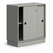 Szafy biurowe - Zamykana szafa przesuwna QBUS, 1 półka, cokół, uchwyty, 868x800x400 mm, jasnoszary - miniaturka - grafika 1