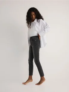 Reserved - Jeansy slim fit mid rise - jasnoszary - Spodnie damskie - miniaturka - grafika 1