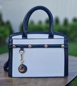 Torebki damskie - Elegancka torebka MENBUR biała z czarną lamówką wygodna szykowna - miniaturka - grafika 1