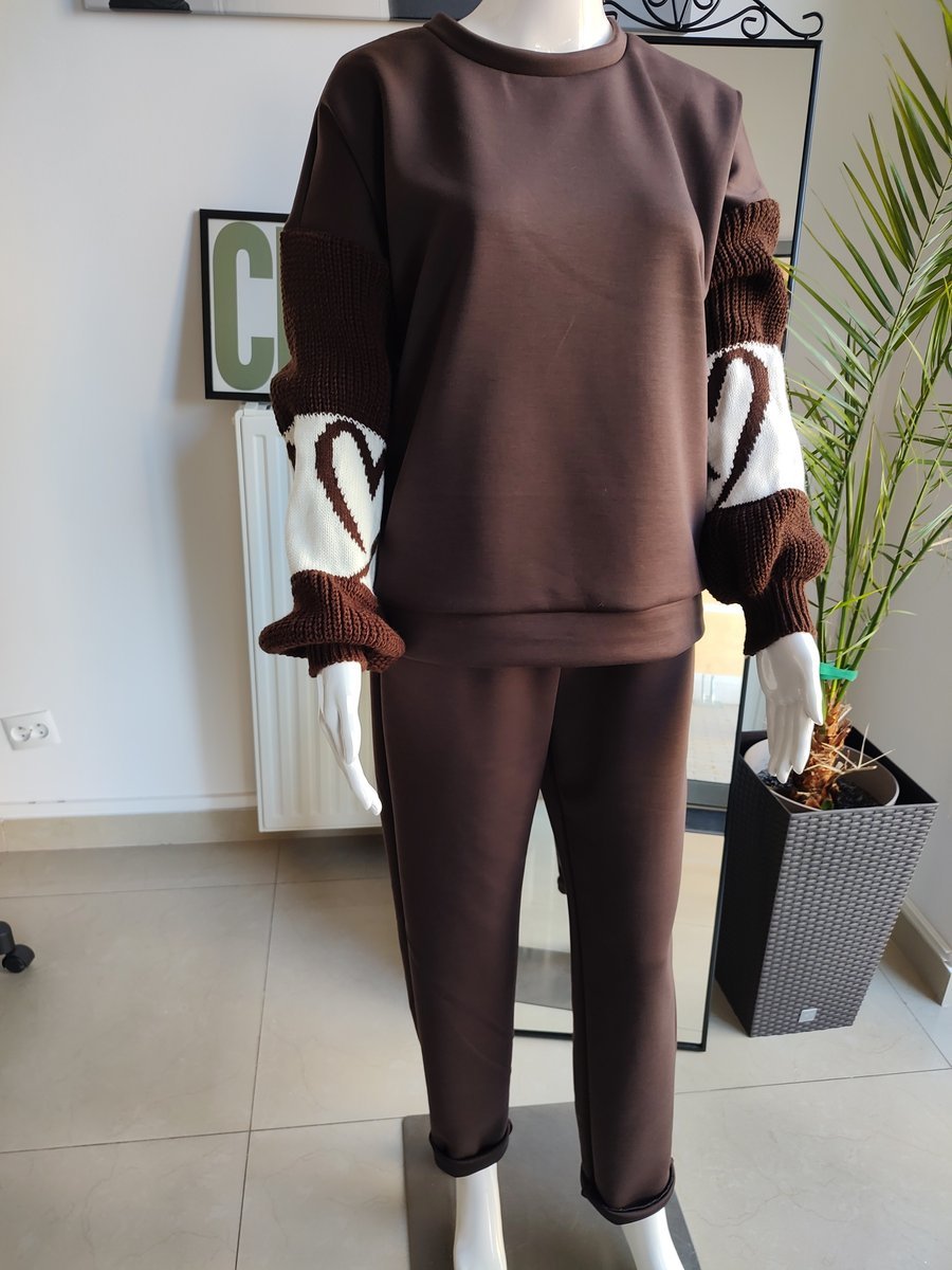 Masełkowy dres z dzianinowymi rękawami - czekoladowy One size