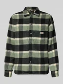 Koszule męskie - Koszula casualowa o kroju regular fit z kieszeniami na piersi i detalem z logo - miniaturka - grafika 1