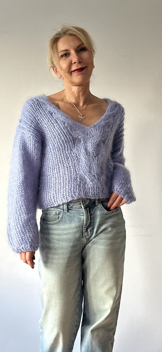 Sweter moher ręcznie robiony niebieski warkocz handmade
