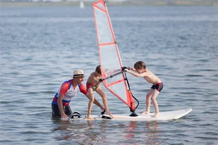 Kurs Windsurfingu "Bąbel" dla dzieci w Jastarni - Czasopisma - miniaturka - grafika 1