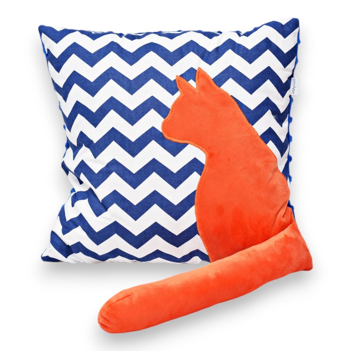 Poduszka kotek z ogonem poduszka kot 3D zygzak