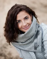 Apaszki i szaliki damskie - Szal wełniany jasnoszary ze srebrną skórą - miniaturka - grafika 1